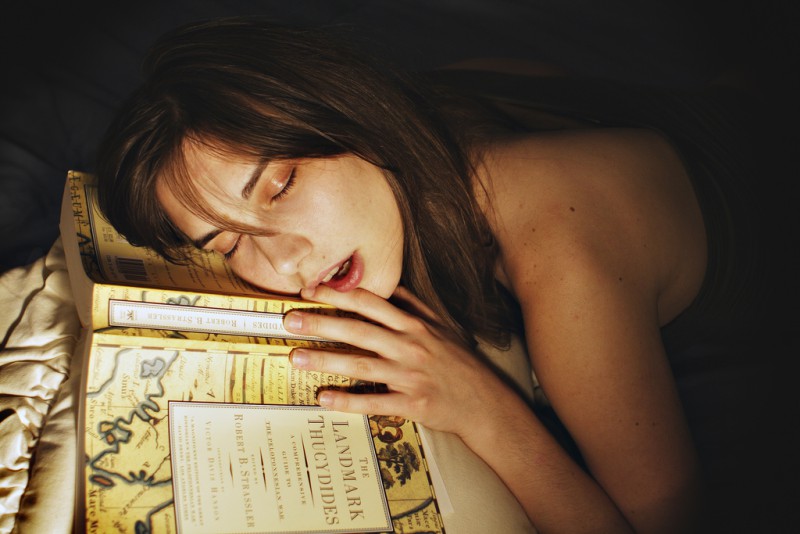 Как выспаться за 4-5 часов: методика быстрого сна ›