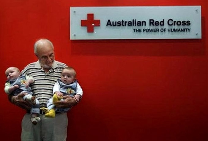 Кровь этого человека спасла жизнь двум миллионам детей ›