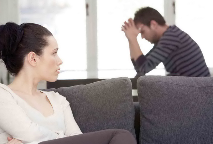 8 способов, которыми мужчины уничтожают свой брак ›