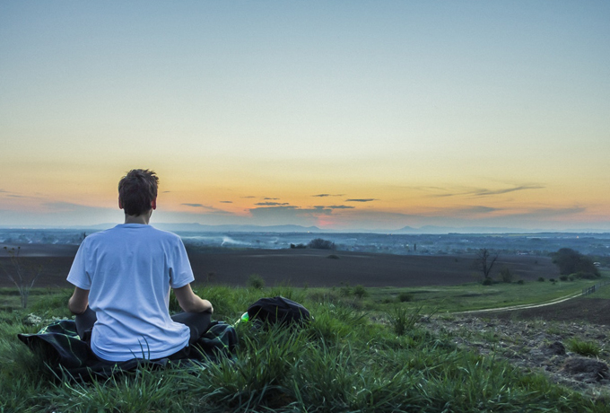 Как правильно медитировать для избавления от тревоги (всего за 5 минут) ›