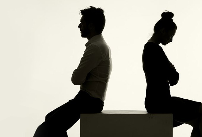 8 деталей, которые говорят о том, что он начинает терять интерес в отношениях ›