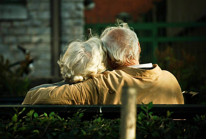Как сохранить любовь: лучшие советы от пары, прожившей в браке 45 лет ›
