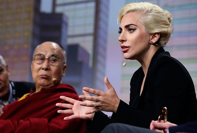 Леди Гага объясняет, как элита разделяет людей и сеет ненависть в обществе ›