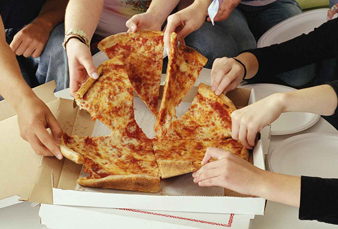 Забавное исследование показало, что пицца мотивирует сотрудников лучше, чем деньги ›