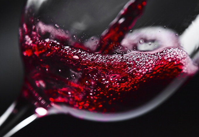 Если хотите прожить дольше 90 лет, вино поможет не меньше, чем спорт - ученые подтверждают ›