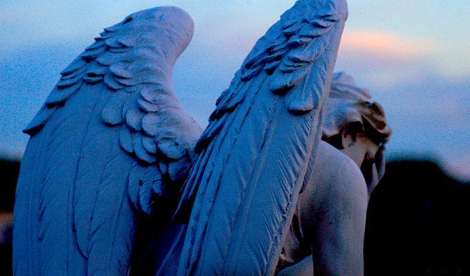 7 предупреждений от ангелов-хранителей, которые не стоит игнорировать ›