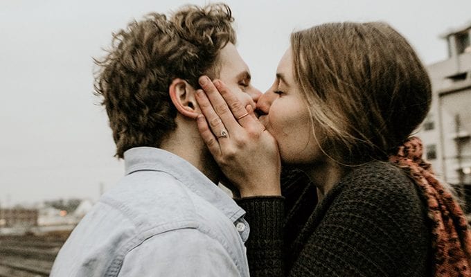 Как часто вы целуете своего мужчину? От этого зависит, сколько продлятся отношения ›