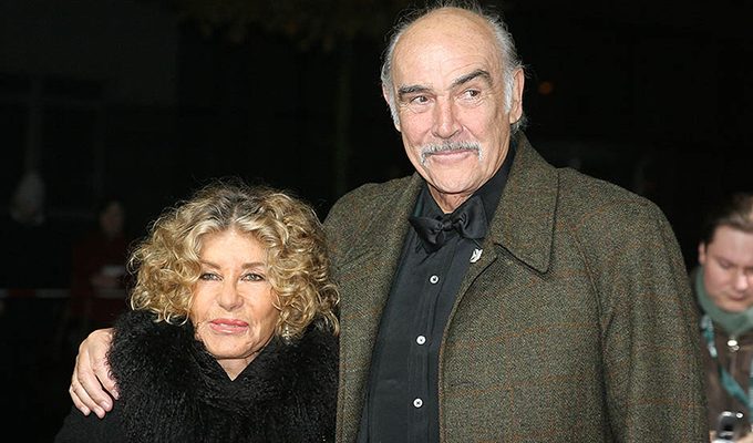 40 лет вместе: Шон Коннери до сих пор называет жену «любовью всей своей жизни» ›