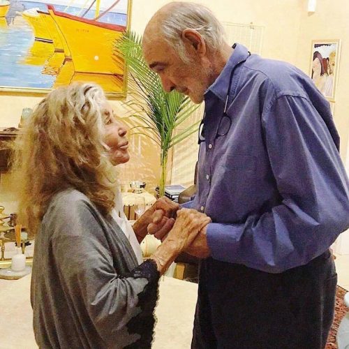 40 лет вместе: Шон Коннери до сих пор называет жену «любовью всей своей жизни» › 40 лет вместе: Шон Коннери до сих пор называет жену «любовью всей своей жизни»