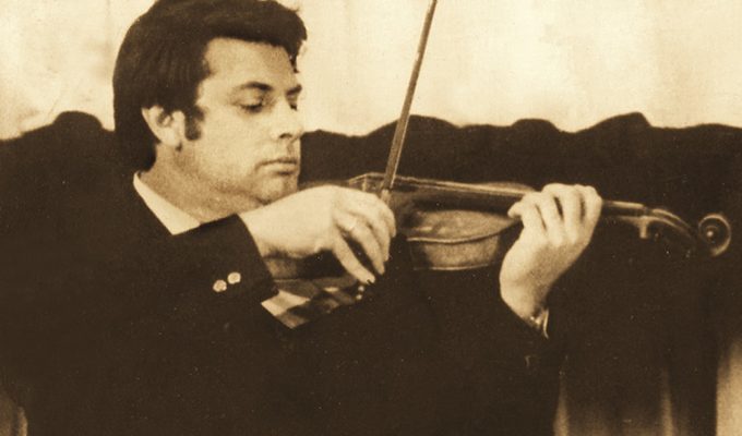 Ирония спасает от всего: как Александр Ширвиндт учился играть на скрипке ›