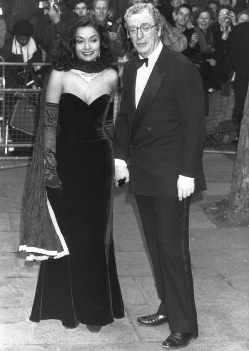 Майкл Кейн и Шакира Бакш: актер увидел девушку в рекламе, влюбился и живет с ней уже почти 50 лет